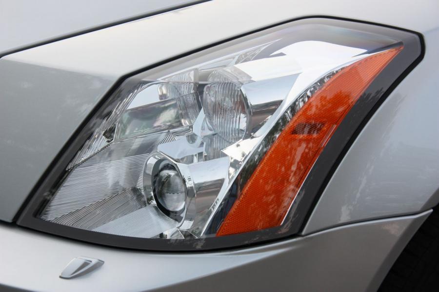  Cadillac XLR-V 2009 года  (фото 2 из 55)